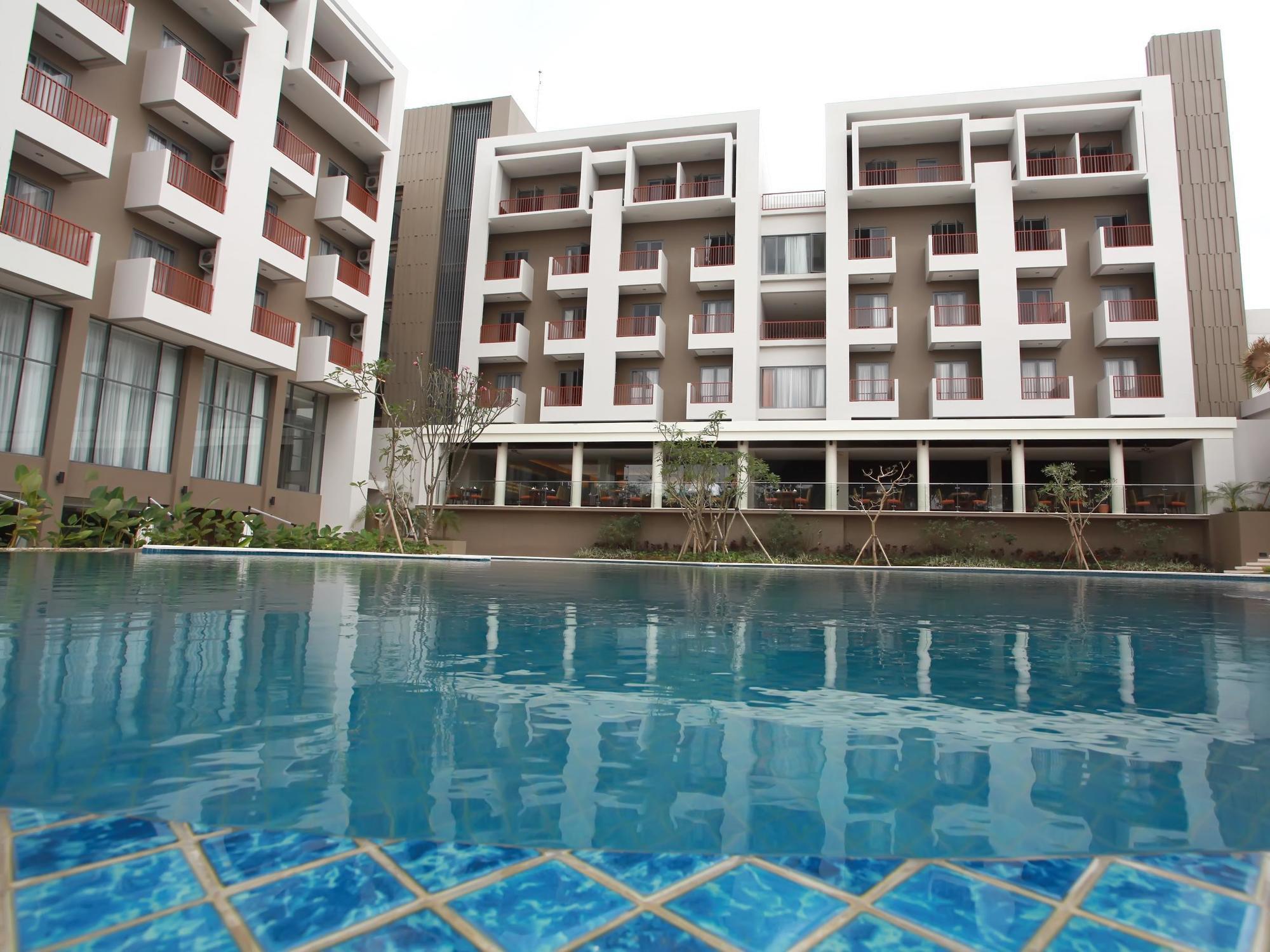 Soll Marina Hotel&Conference Center Bangka Pangkal Pinang Exterior foto